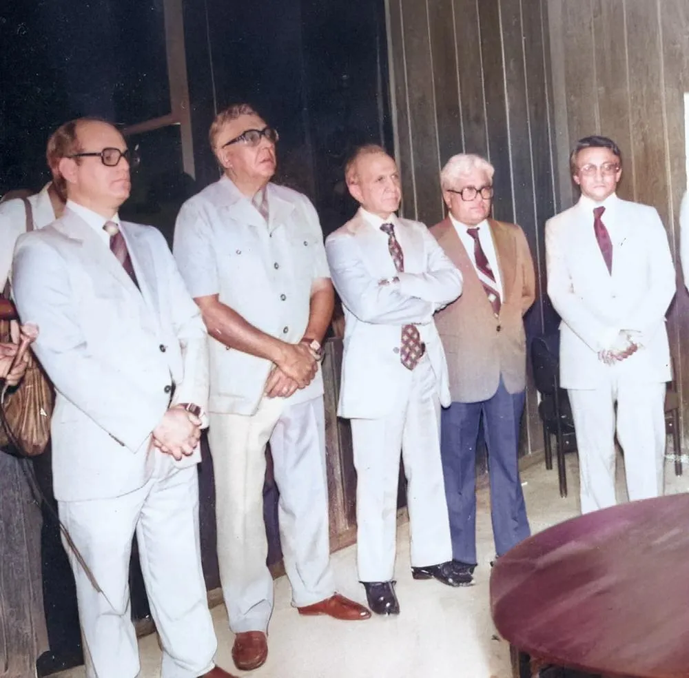 Da equerda para direita, des. Darci Ferreira, govenador Jorge Teixeira, des. Foaud Darwich, des. César Montenegro e des. Clemenceau Pedrosa Maia.